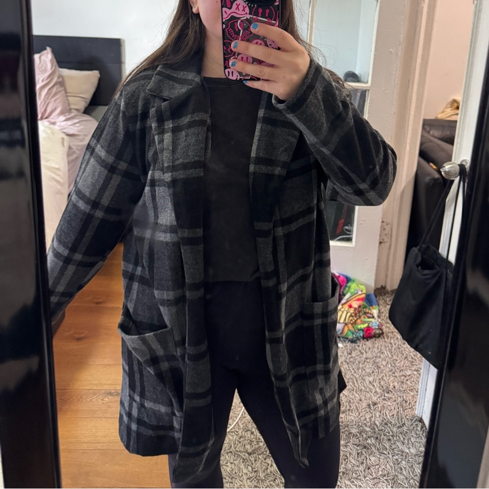 Women's Plaid Cardigan - Black and Gray